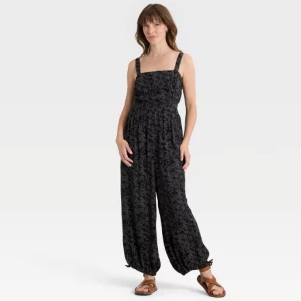Universal Thread Wide Strap Sleeveless Black Floral Tie Leg Jumpsuit NWT L
